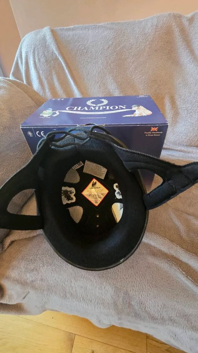 Junior Horse Riding helmet - Image 3