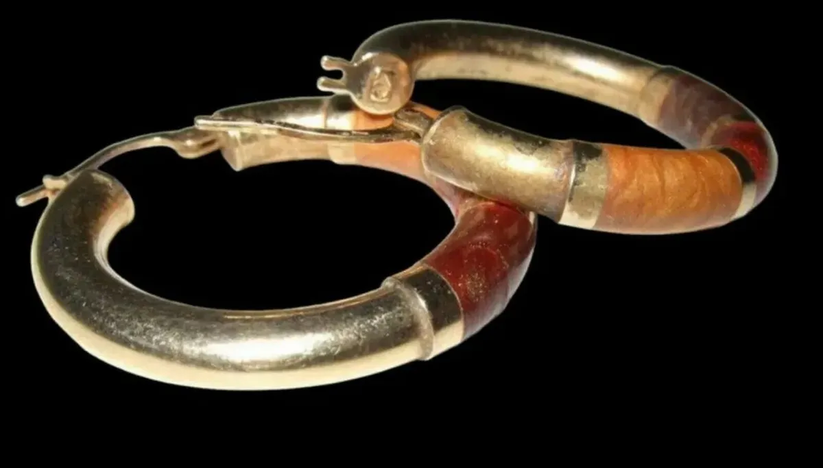 Vintage Hallmarked 9ct Gold Tri-Colour Earrings - Image 3