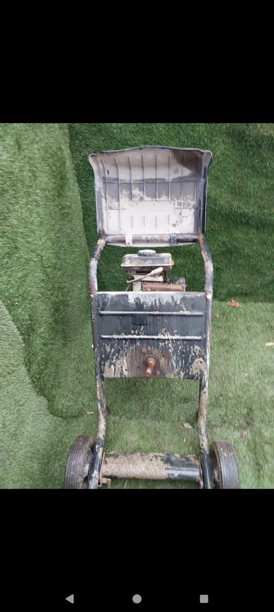 Cement mixer - Image 1