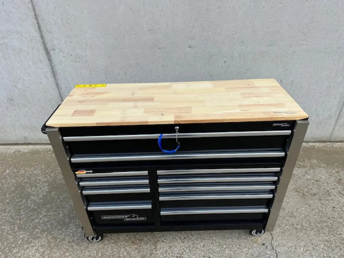 New Workbench c/w Tools  **Online Auction** - Image 3