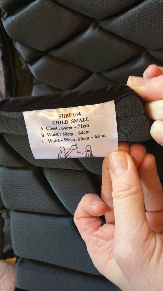 Child's horse riding body protector - Image 3