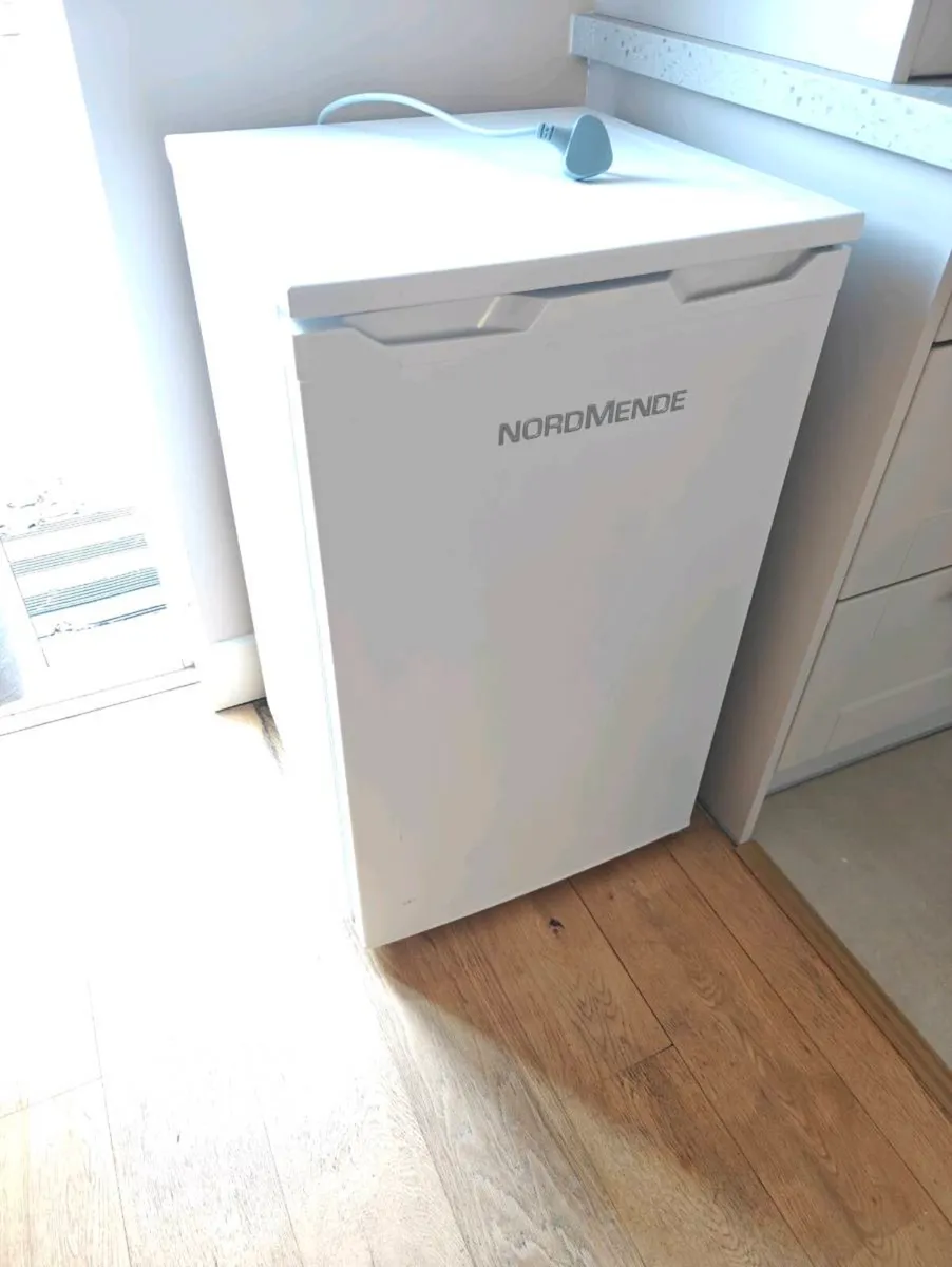 Under-counter fridge - Image 2