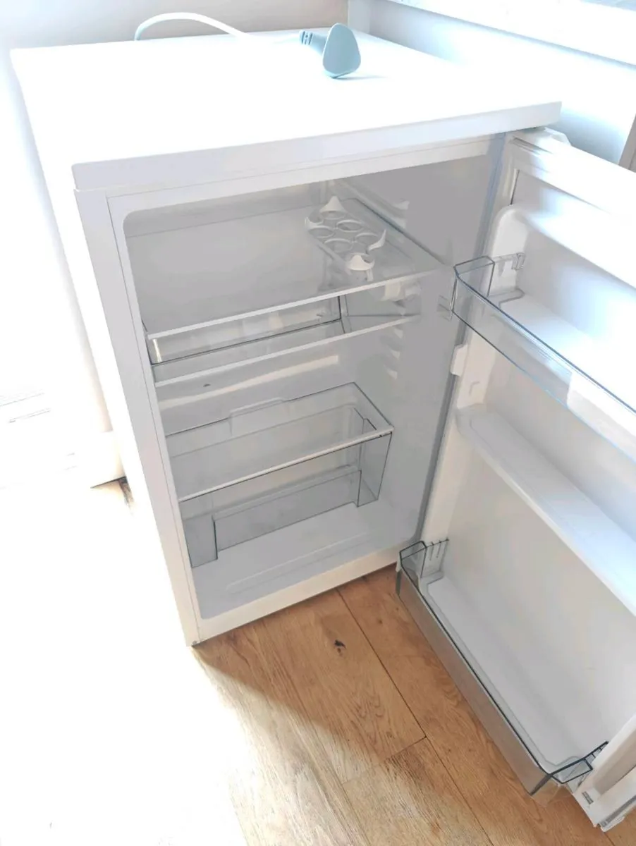 Under-counter fridge - Image 1