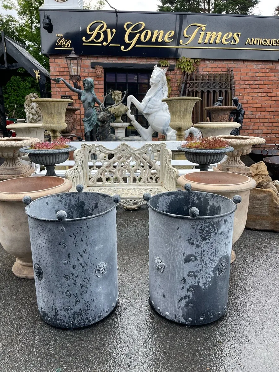 Metal garden pots - Image 2