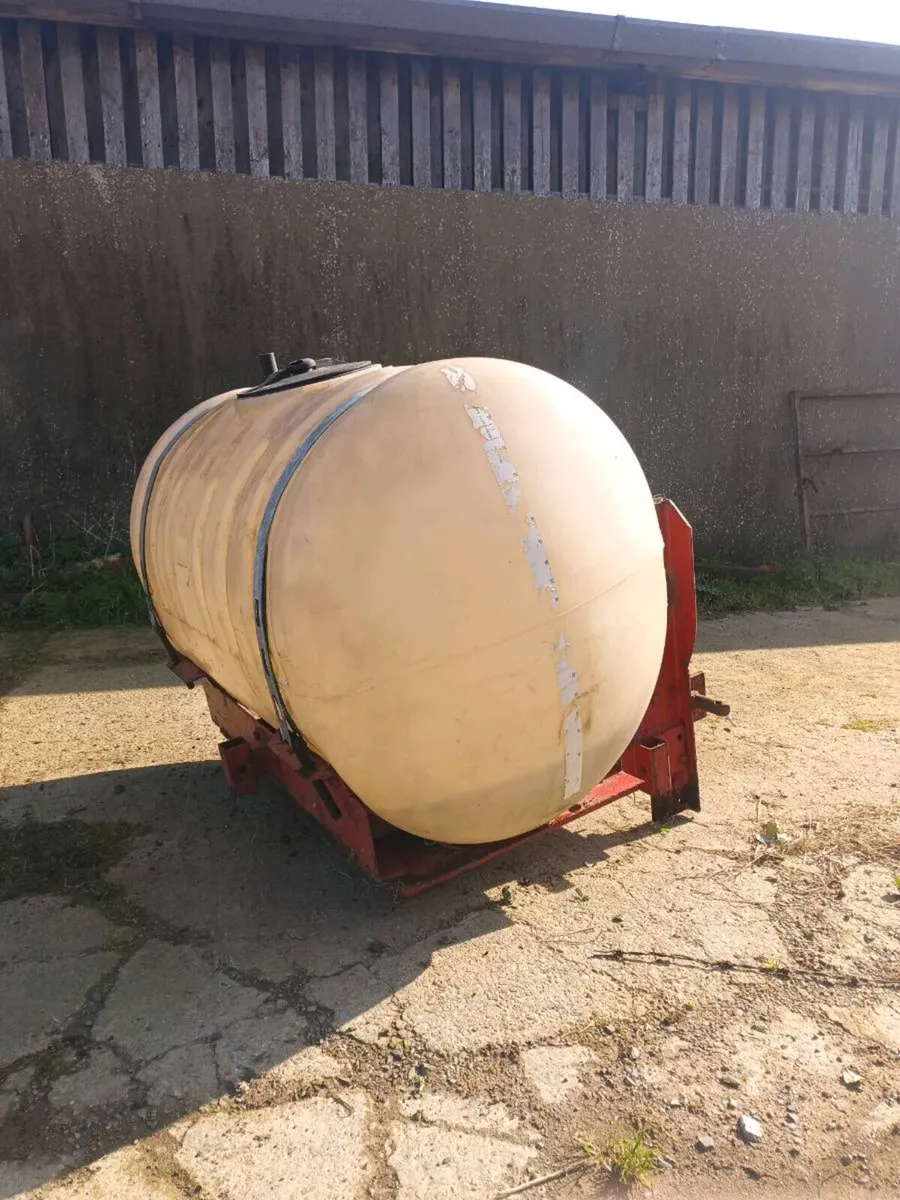 400 litre Sprayer tank - Image 1