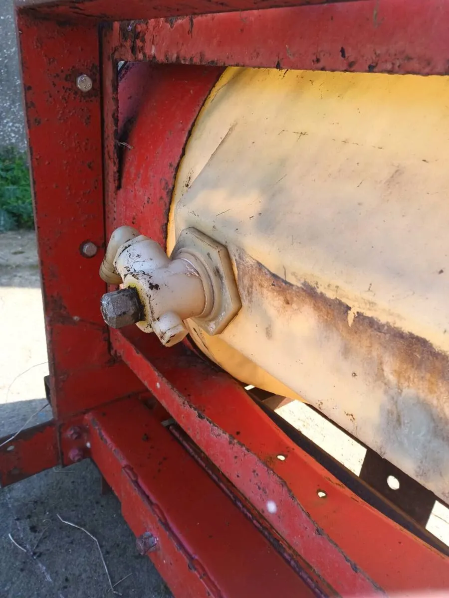 400 litre Sprayer tank - Image 4