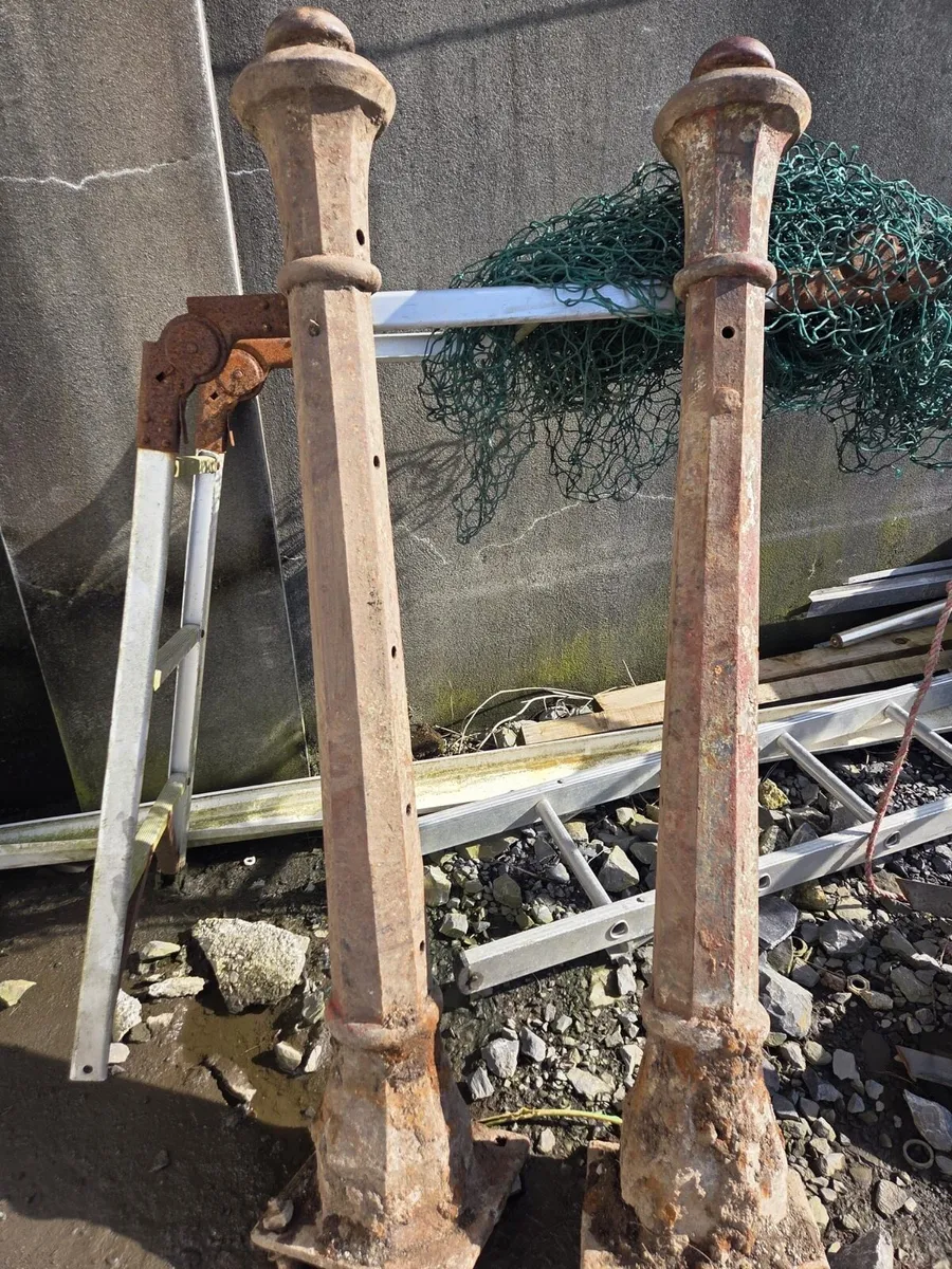 Cast iron vintage pillars