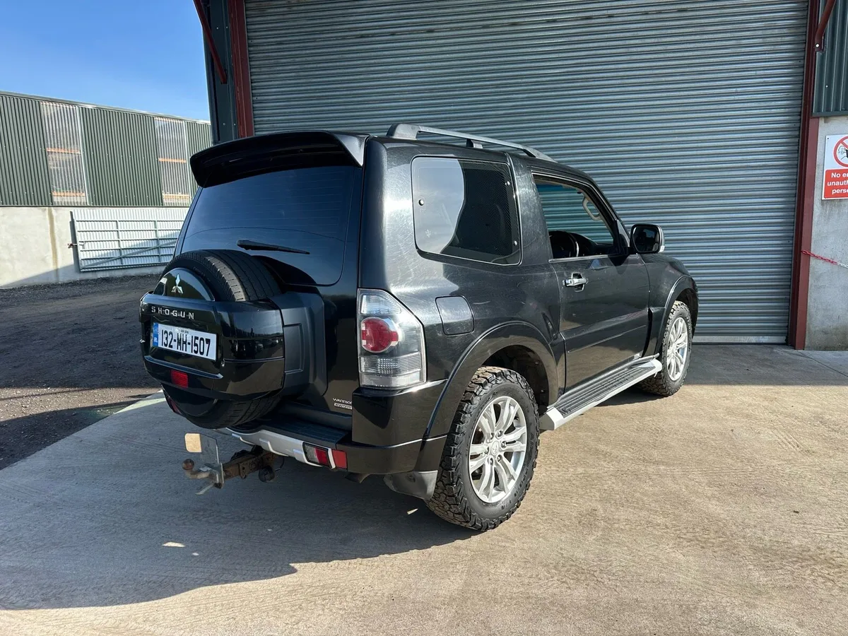 Mitsubishi Shogun. Very clean - Image 2