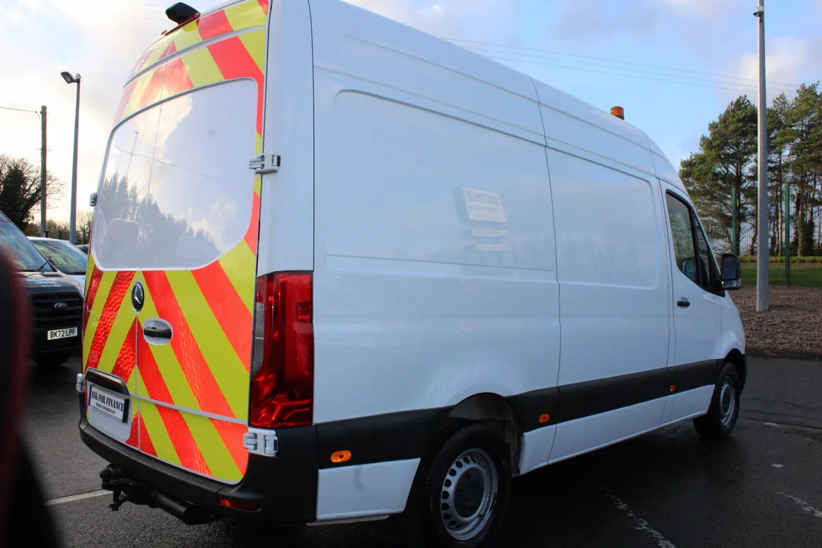 2021 Mercedes-Benz Sprinter 315 L2H2 7000kgs - Image 4