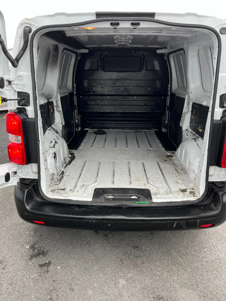 Peugeot Expert Active 2022 - Image 4