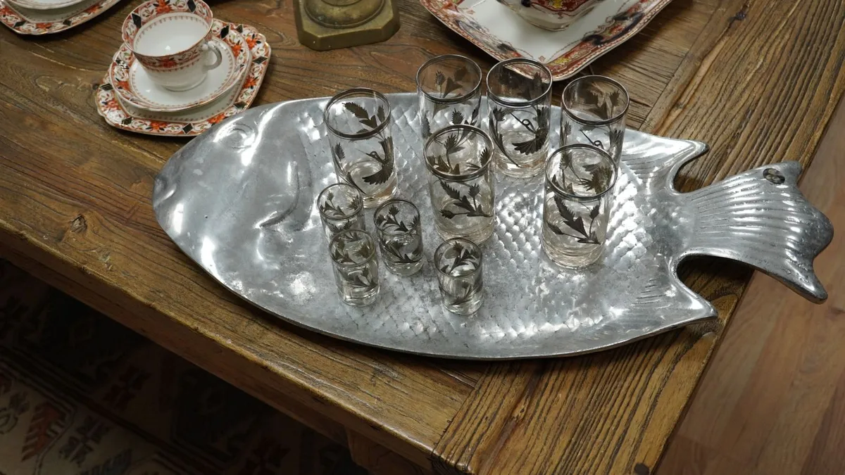 Large Vintage Fish-Shaped Serving Tray - Image 1
