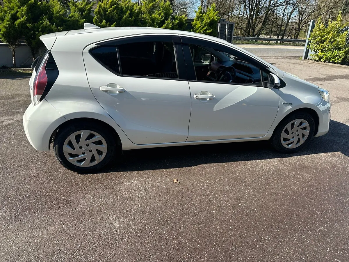 Toyota aqua - Image 4