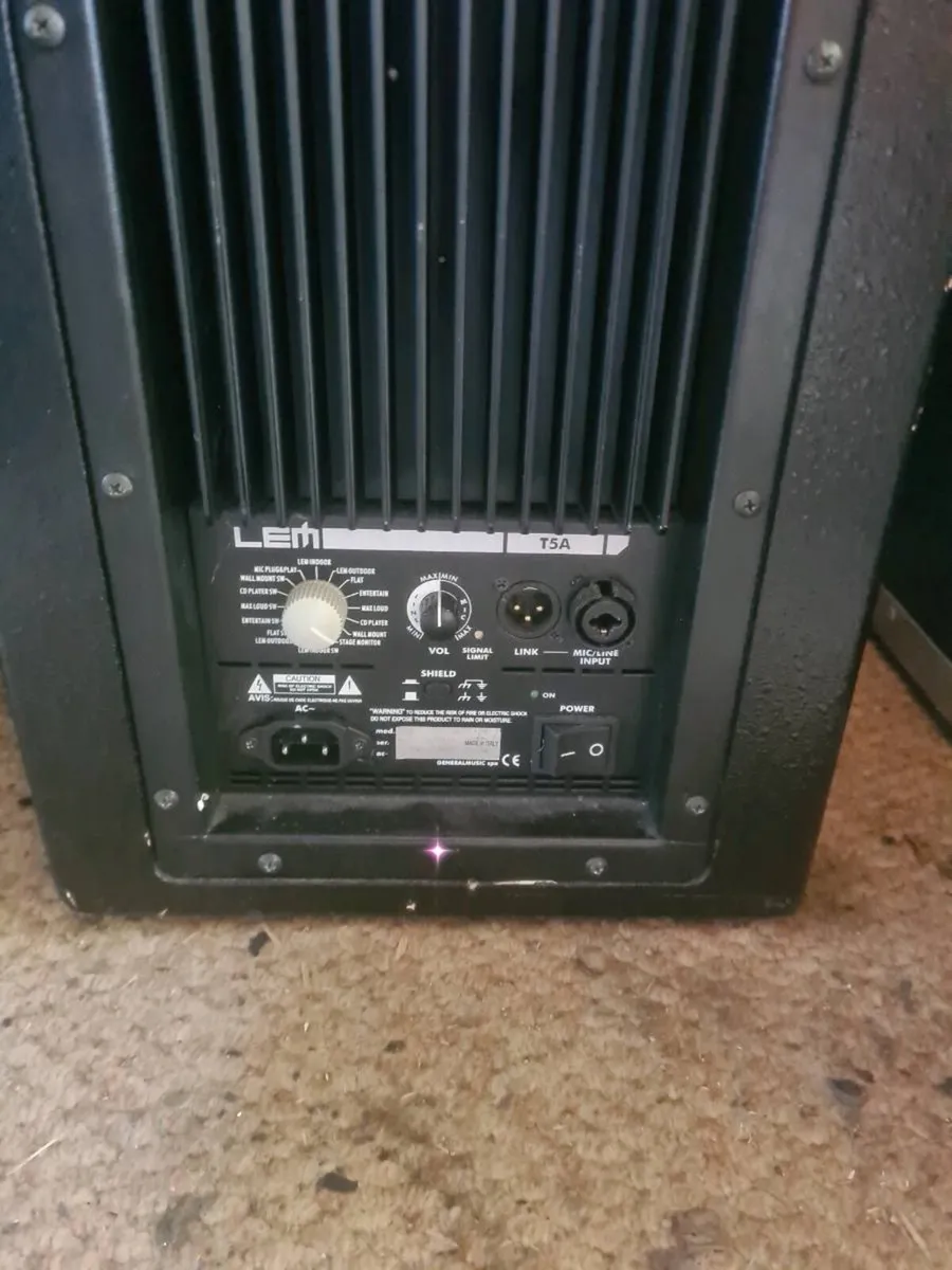 Lem powered 15" speakers - Image 4
