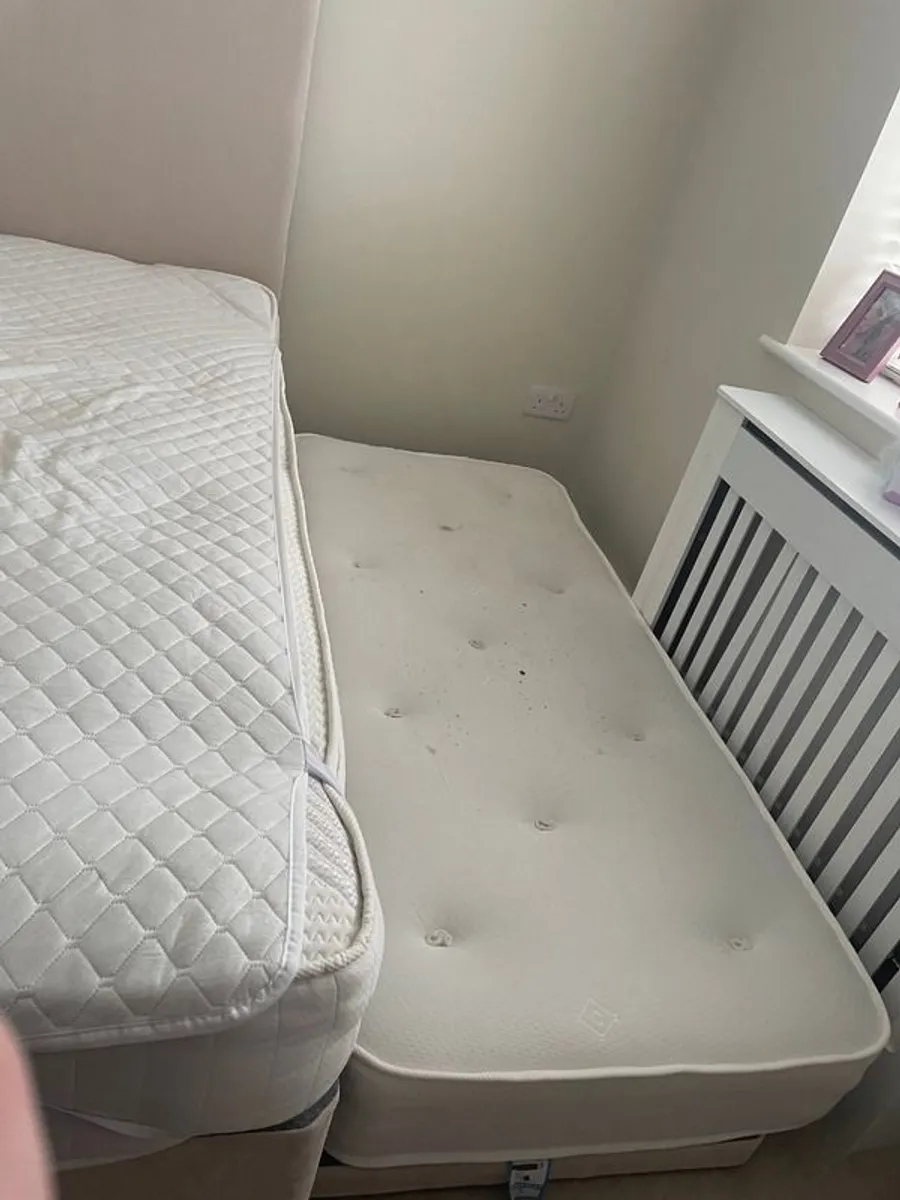 Bed with guest mattress underneath - Image 3