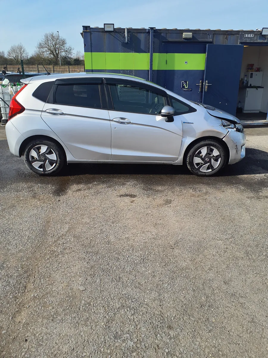 Honda Fit 2014 hybrid 2014 - Image 4
