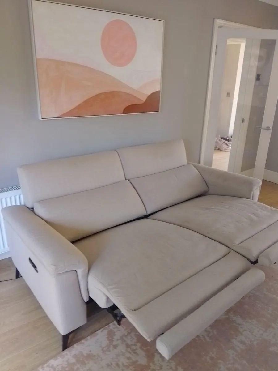 Recliner sofa - Image 1