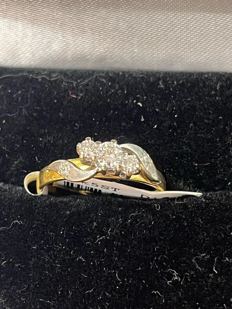 Vintage 18k gold diamond ring. - Image 2