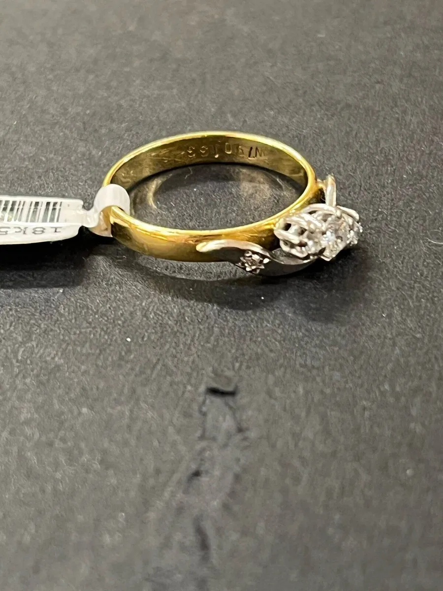 Vintage 18k gold diamond ring. - Image 4