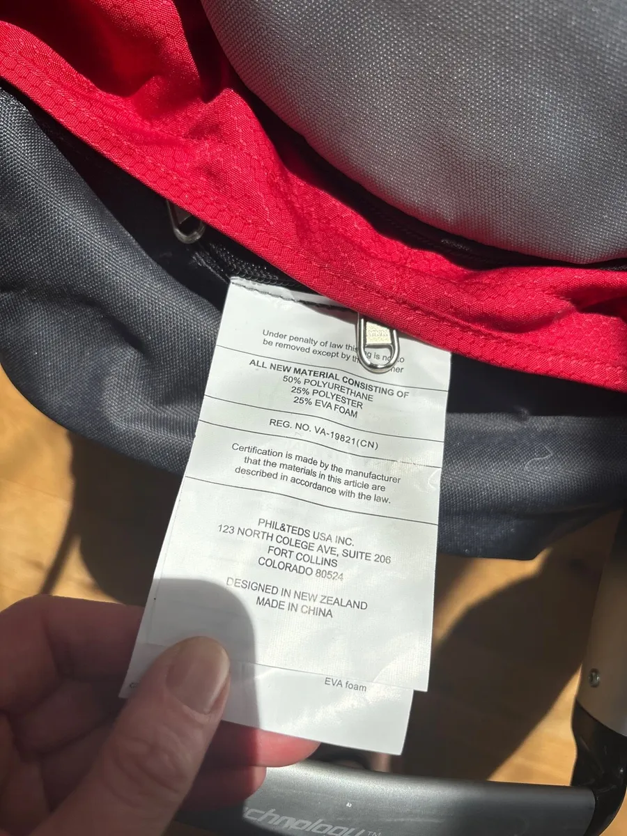 Phil&Teds toddler carrier - Image 4