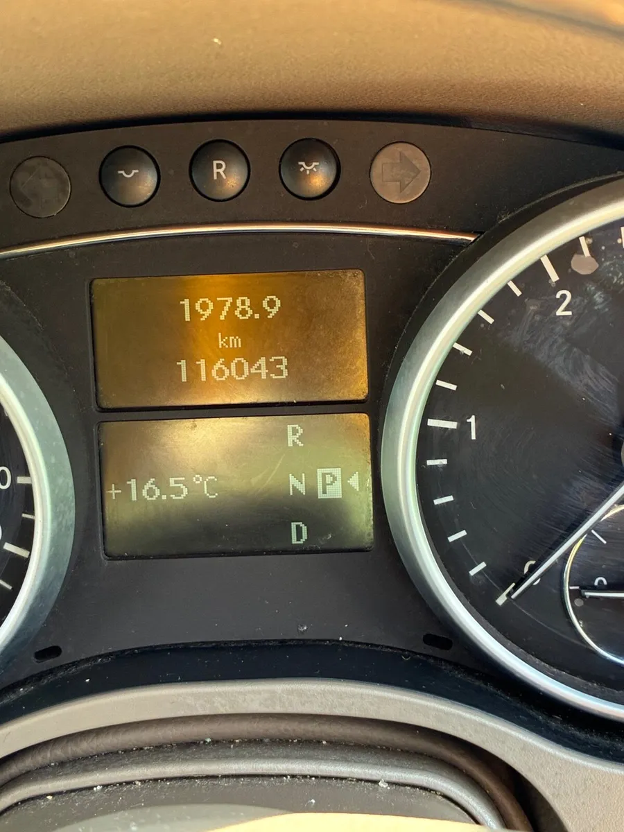 Mercedes-Benz M-Class 2010 - Image 1