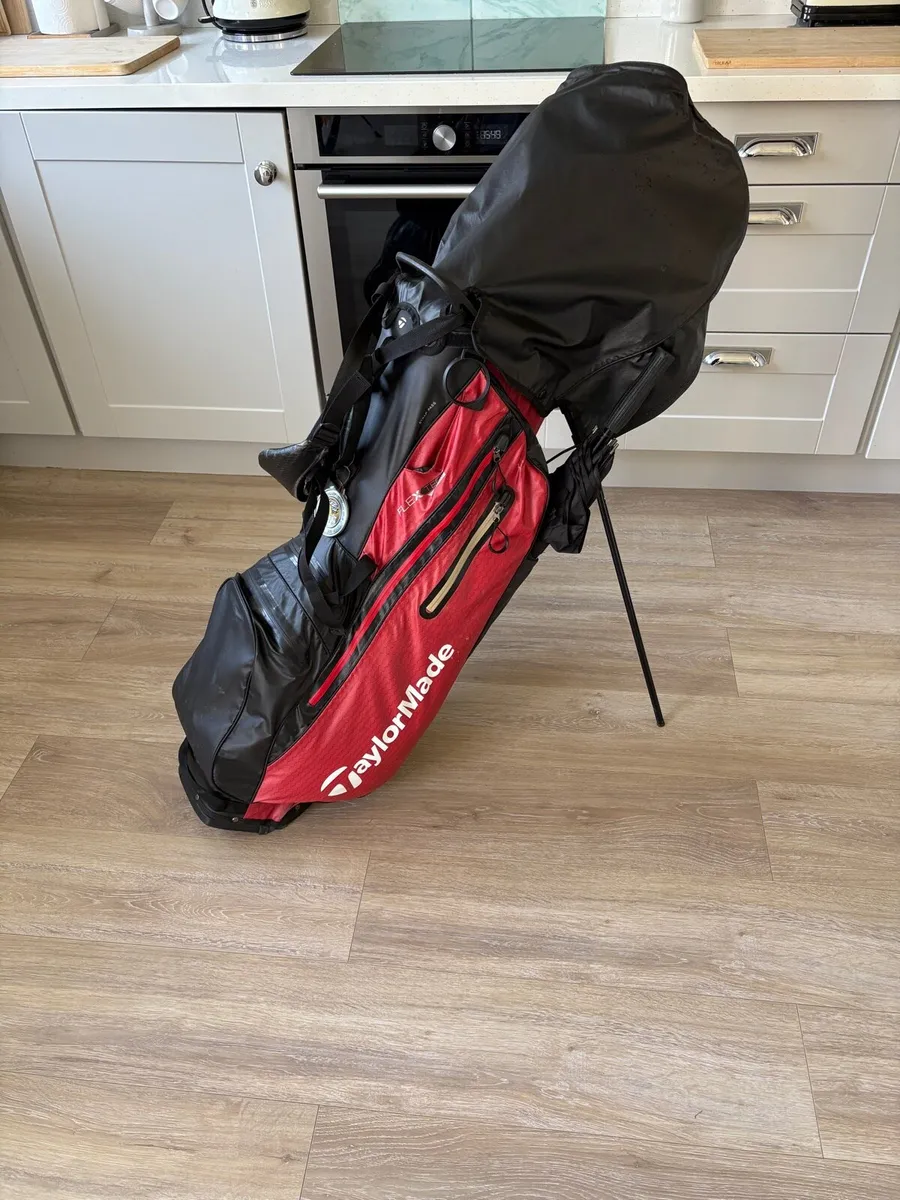 Taylormade stand carry bag waterproof - Image 1
