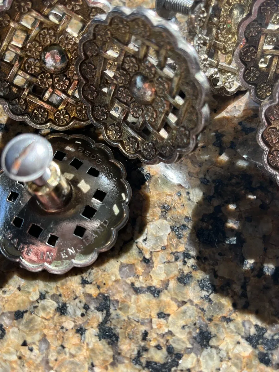 Antique Style Knobs - Image 3