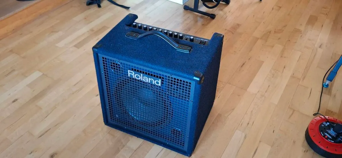 Roland KC-400 amp - Image 1