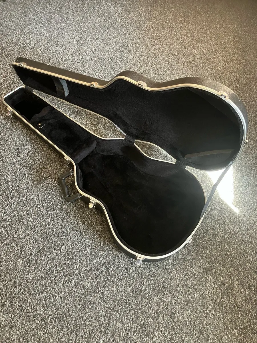 Guitar case - Image 2