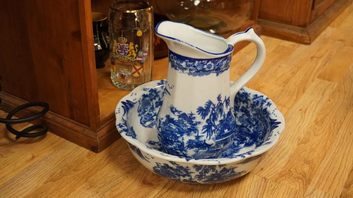 Vintage Jug & Basin Set - Image 1