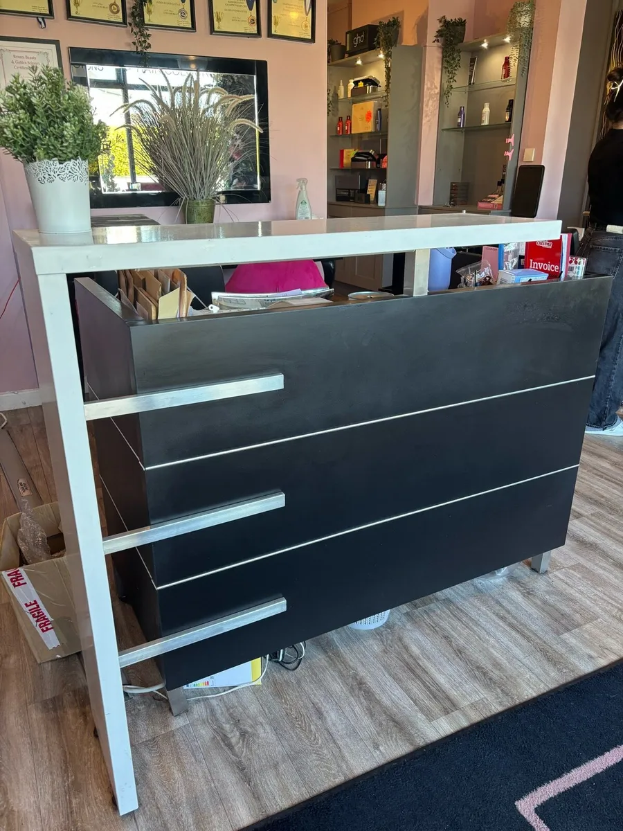 Hair salon furniture - Image 2