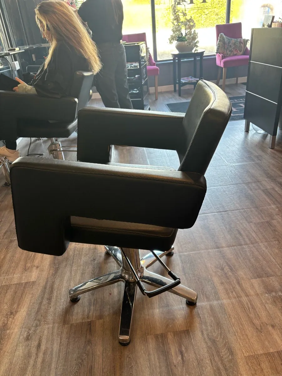 Hair salon furniture - Image 4