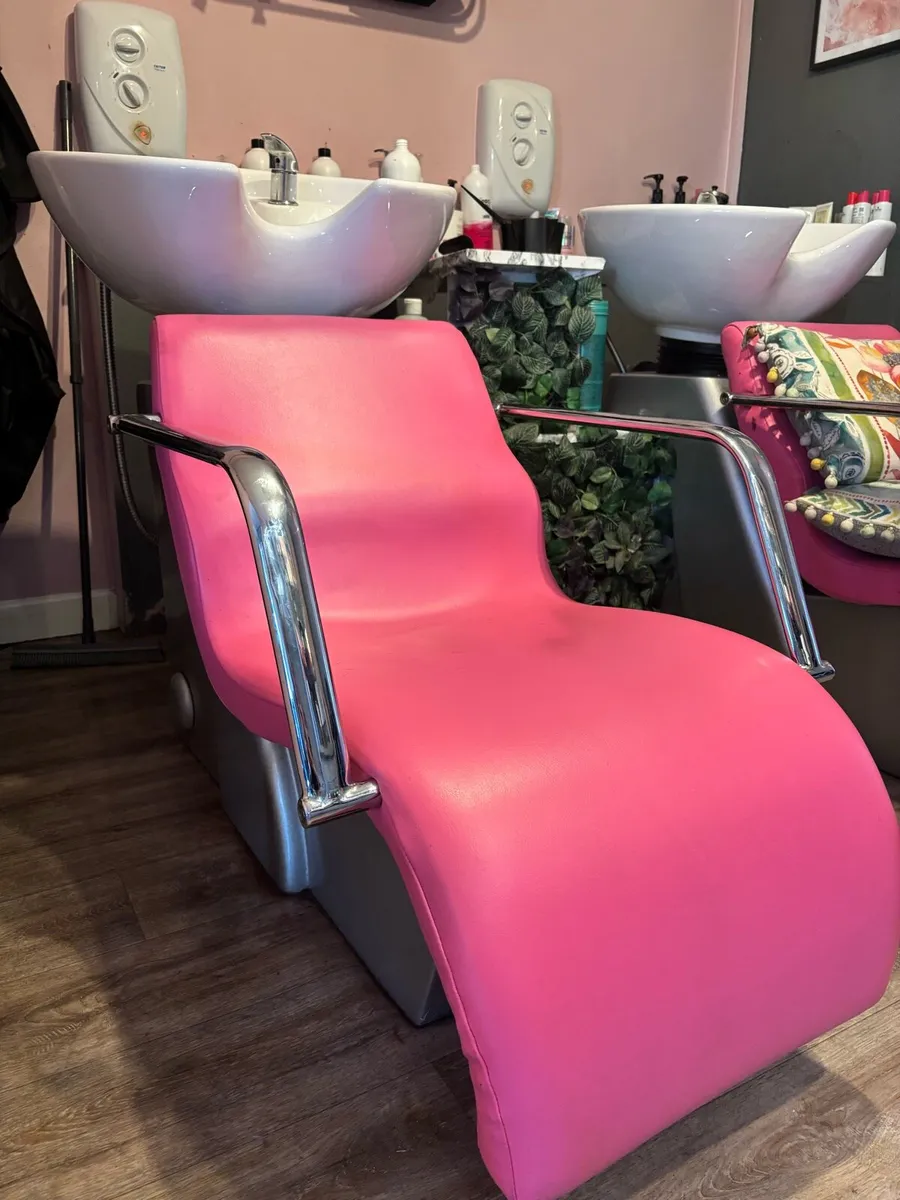 Hair salon furniture - Image 1