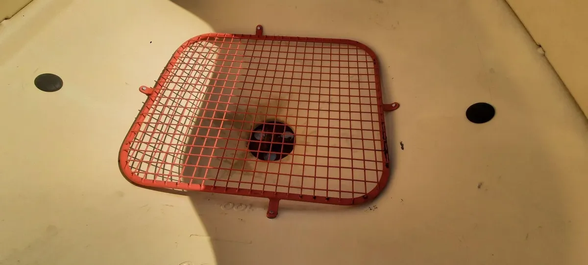 Vicon fertiliser spreader - Image 3