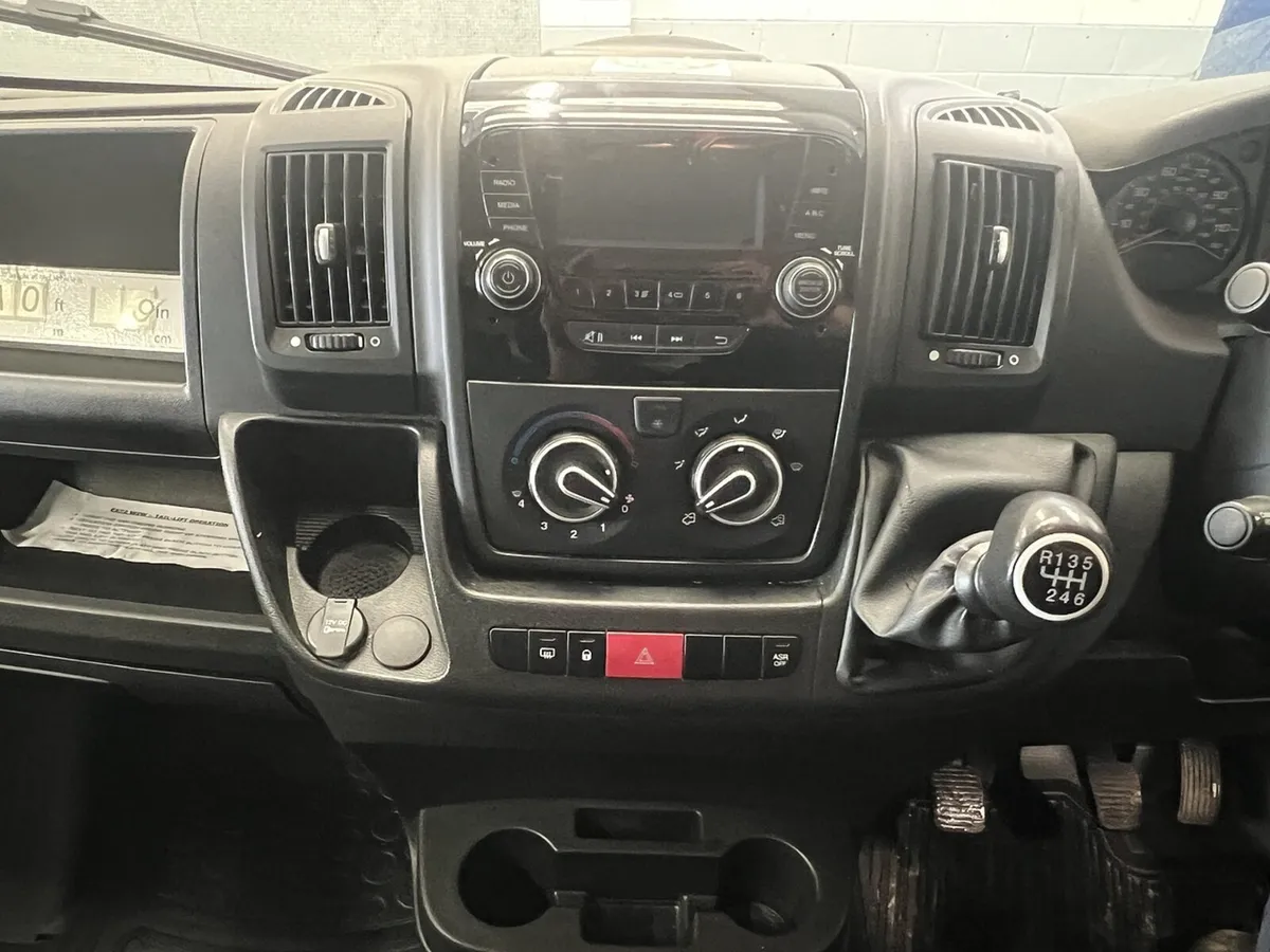 2022 Citroen Relay Luton Box Van - Image 4