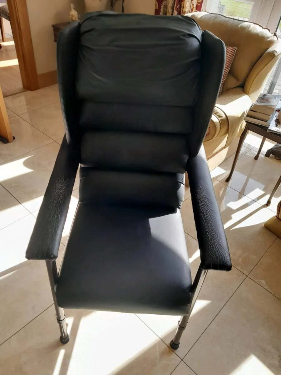 Orthopaedic chair - Image 2