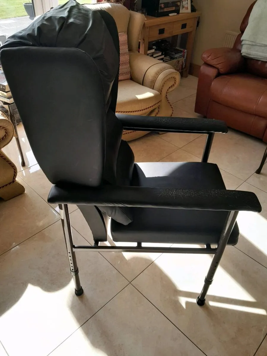 Orthopaedic chair - Image 3