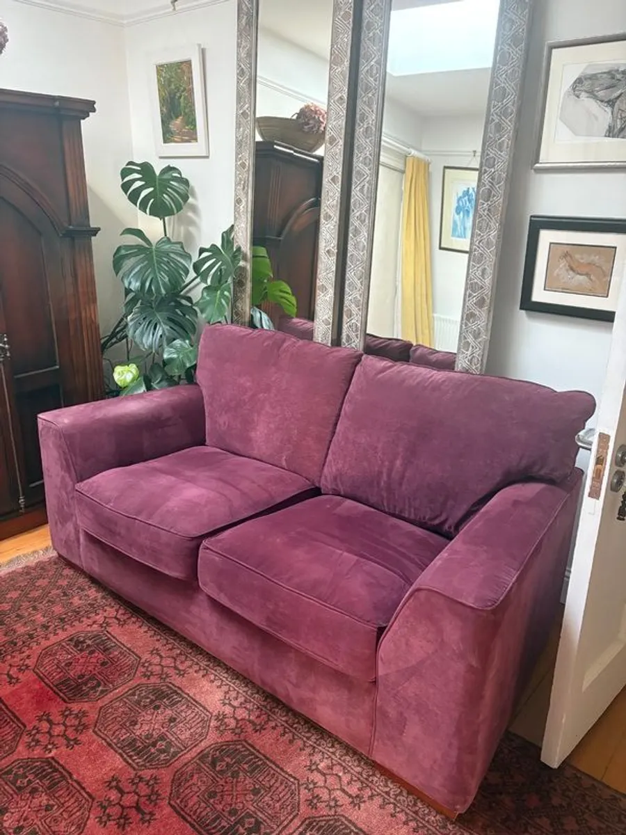 Beautiful 2 Seater Sofa - Image 1