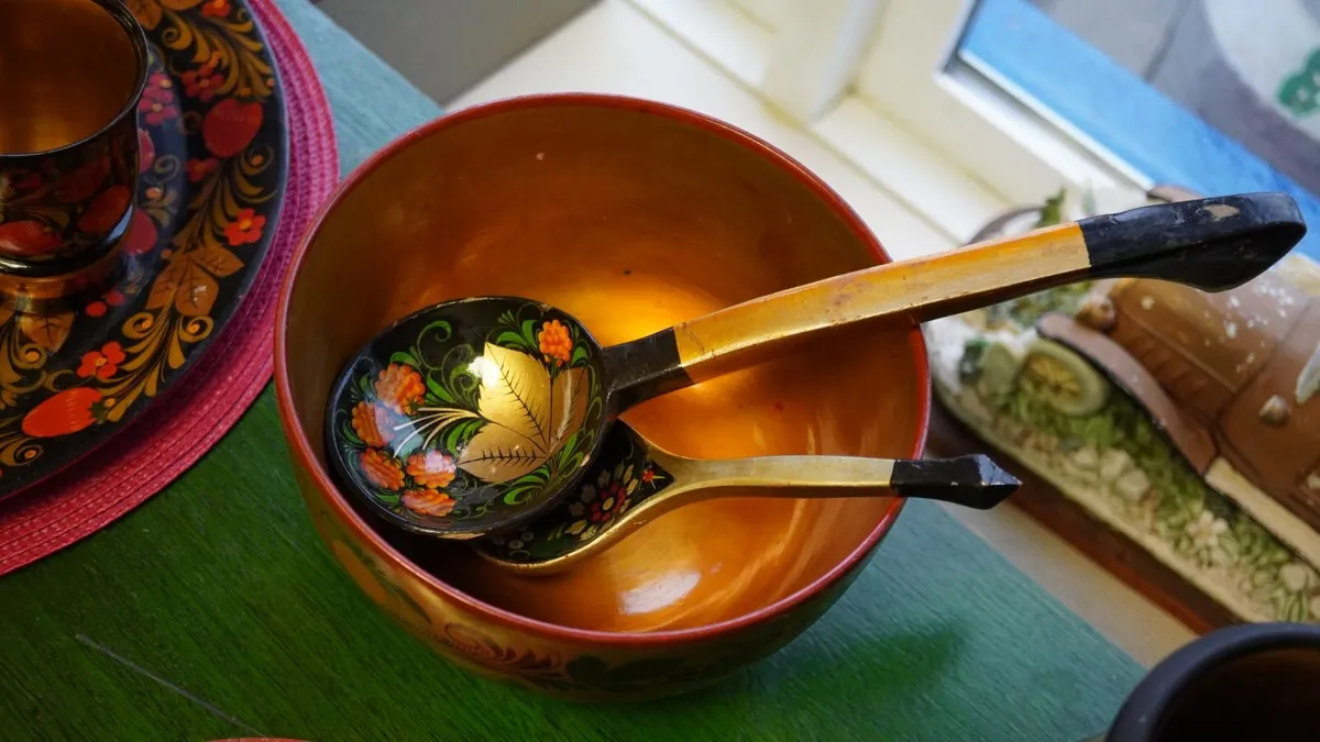 Vintage Lacquerware Set - Image 3