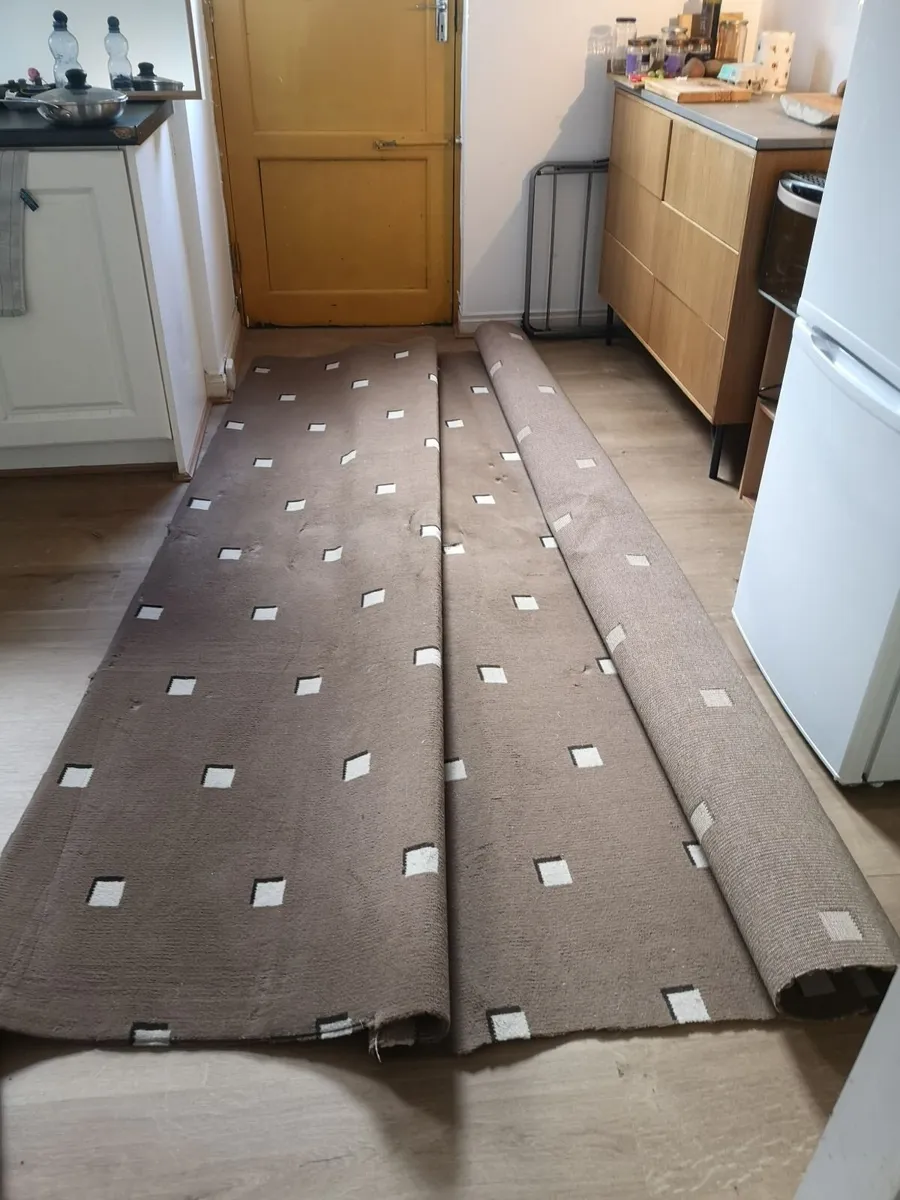 Free carpet offcuts - Image 1