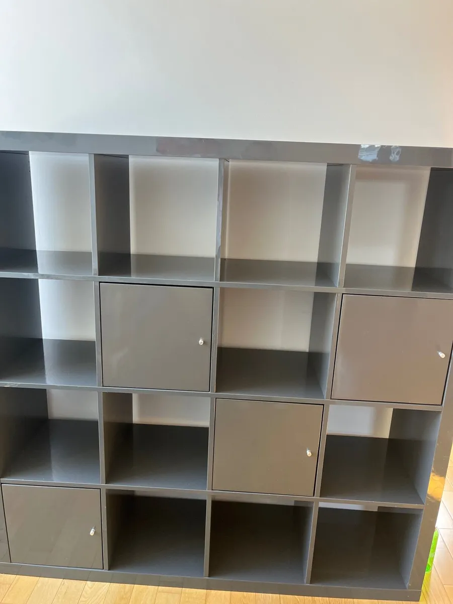 Book shelf - Image 1