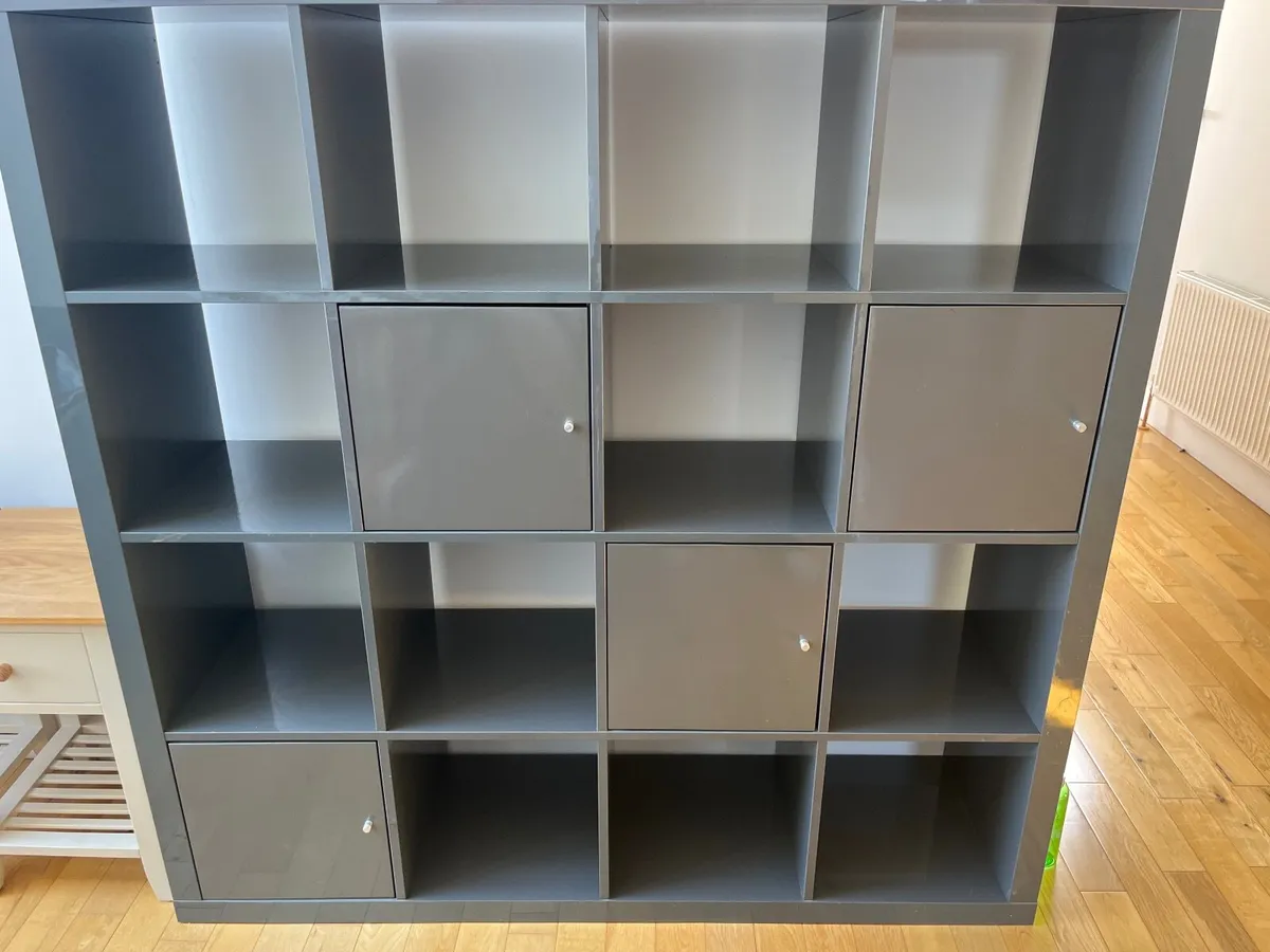 Book shelf - Image 2