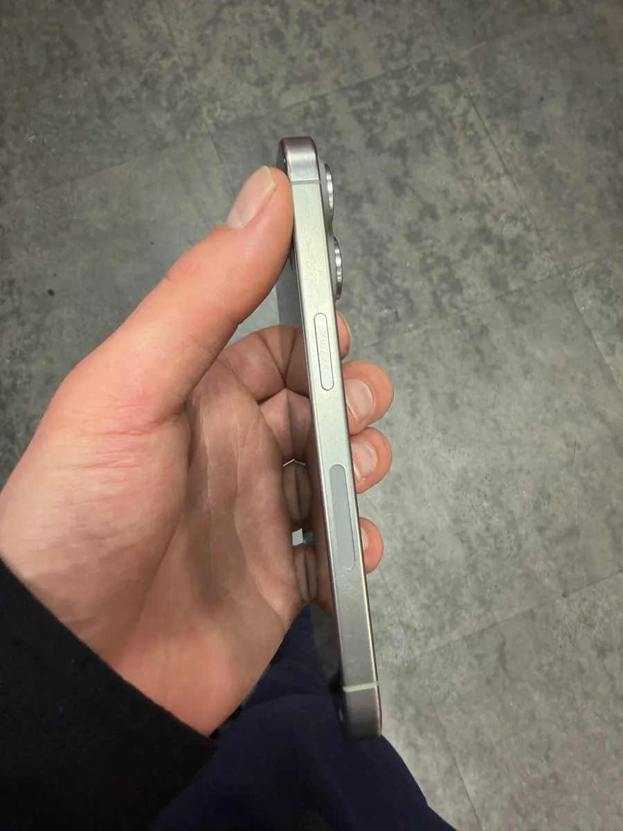 iPhone 15 pro - Image 3