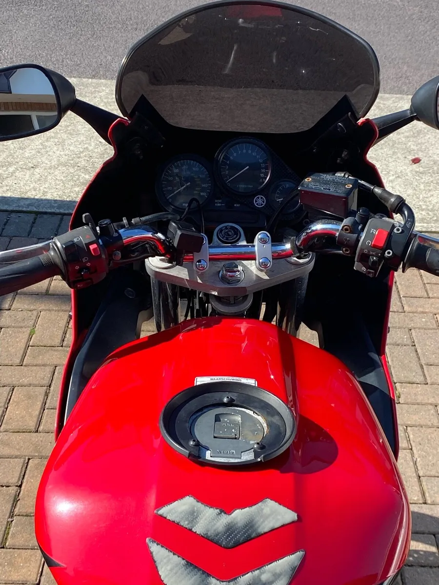 Yamaha FZS 600 - Image 3