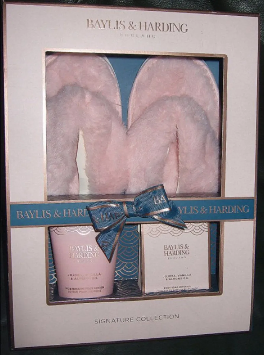 BNWT Baylis & Harding Signature Collection - Image 1