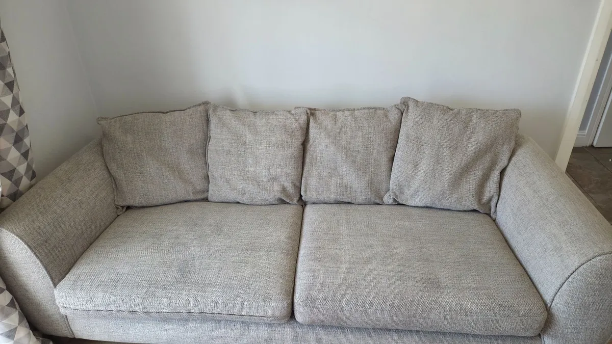 4 Seater and Cuddle Couch - Image 3