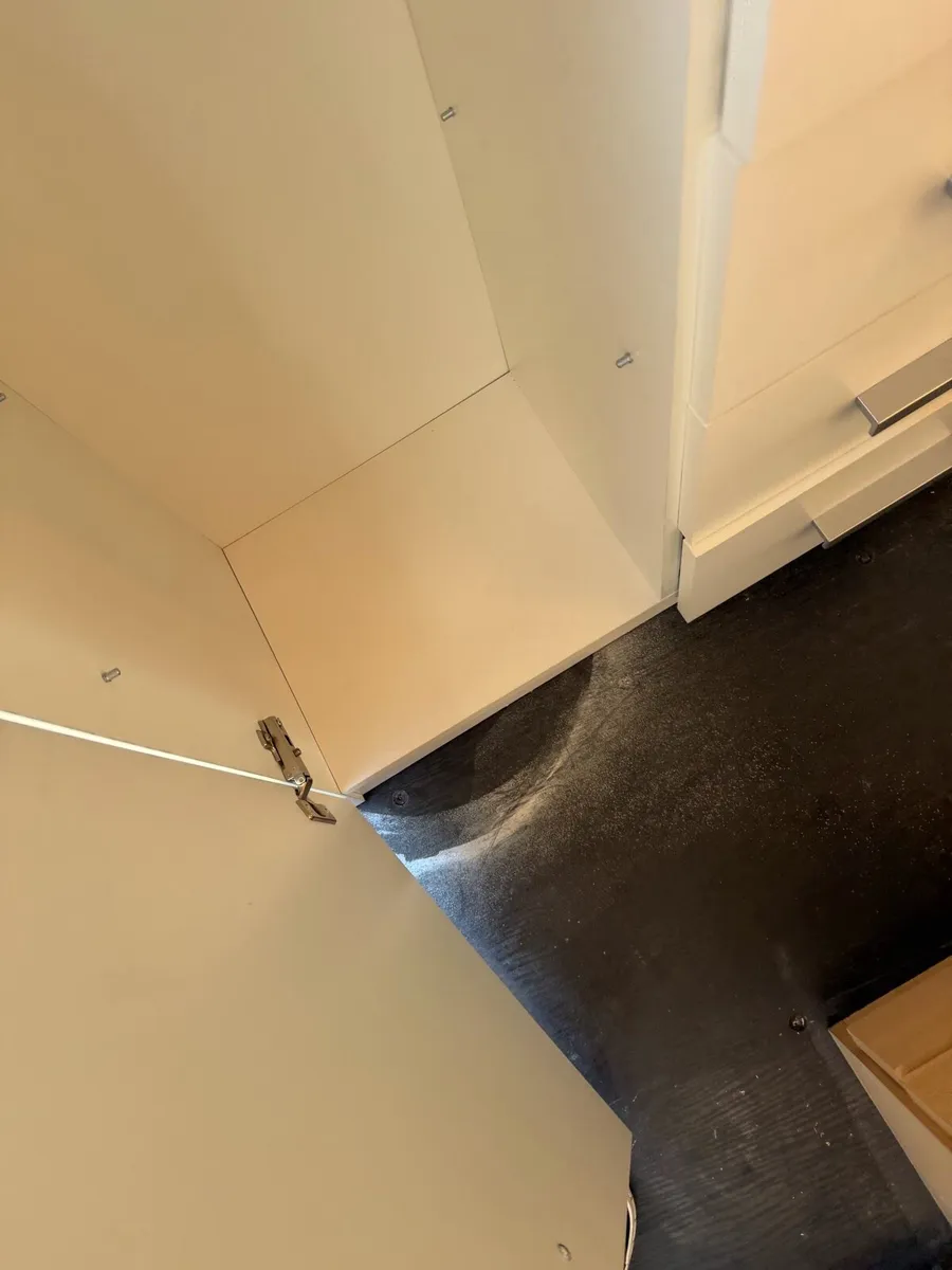 White side cabinet - Image 2