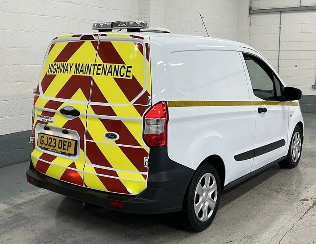 2023 Ford Transit Courier Small Panel Van - Image 2