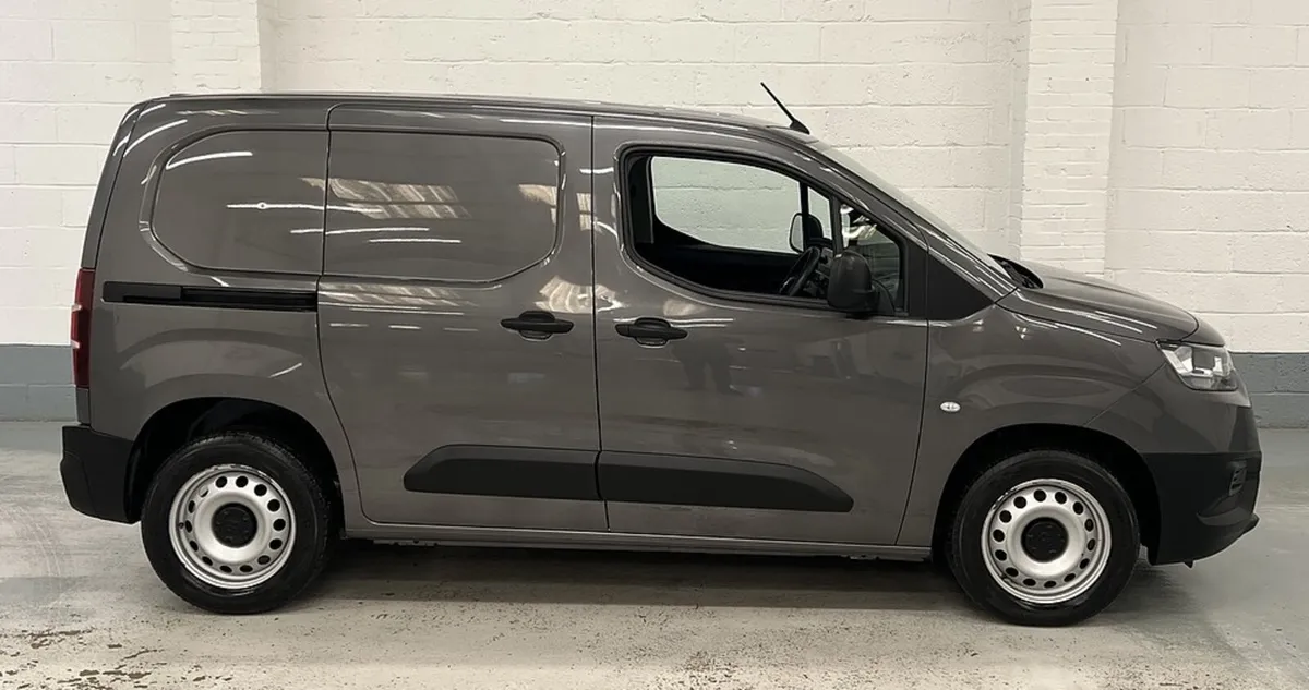 2022 Toyota ProAce City Small Panel Van - Image 2