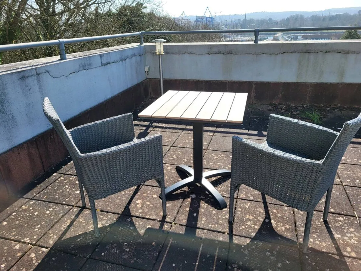 Beautiful Garden Table and 2 garden seats - Image 1