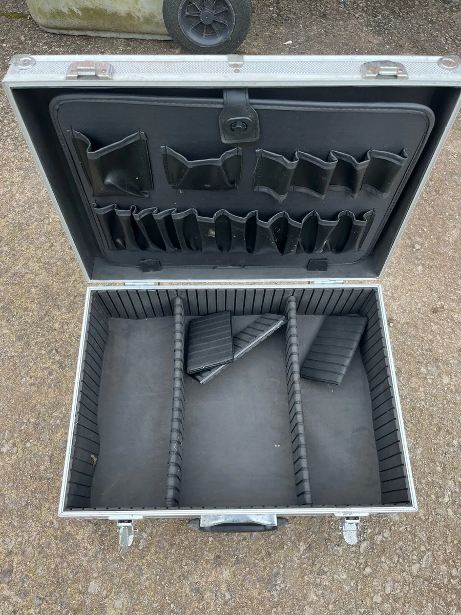 Metal storage case - Image 2